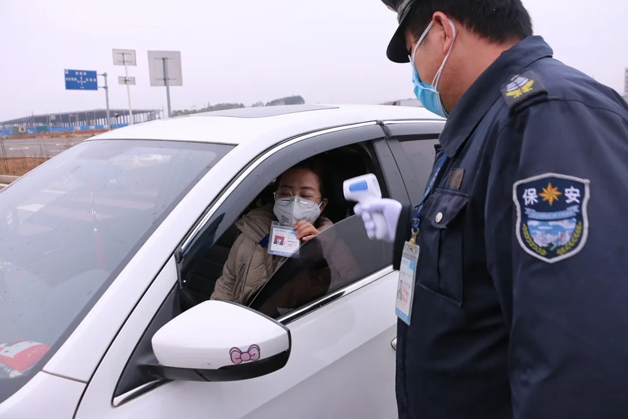 最美“敬業(yè)?！必瓚?zhàn)“疫”復工 后勤保障溫暖護航